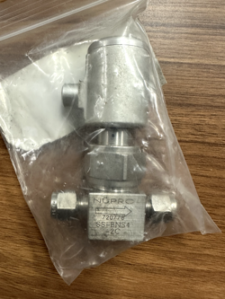 1PCS SWAGELOK NUPRO SS-BNS4-2C