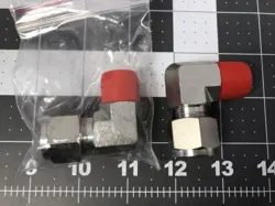 SWAGELOK TUBE FITTING, MALE ELBOW, 3/8 IN. TUBE OD X 3/8 IN NPT. (2PCS) (LA09E)