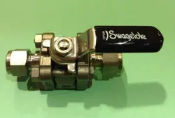 SWAGELOK STAINLESS 3-PIECE