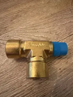 SWAGELOK B-4-ST BRASS PIPE FITTING FNSP