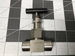 SS-3NBF4 SWAGELOK (WHITEY) UNION BONNET NEEDLE VALVE, (LA09T)