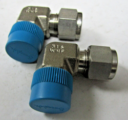 ??2) NEW SWAGELOK SS-600-2-6 316 STAINLESS FITTINGS 3/8 TUBE X 3/8NPT LOT OF 2