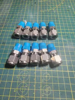 LOT OF 10 SWAGELOK STAINLESS STEEL FITTINGS, 3/8