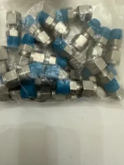 LOT OF 10PCS NEW SWAGELOK SS-400-1-1