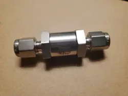 NEW SWAGELOK SS-2C-1/3 1/8