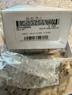 SWAGELOK SS-8C-TR-1 CHECK VALVE