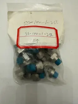 LOT OF 15PCS SWAGELOK SS-100-1-2ST