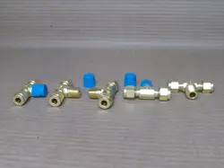 NEW LOT OF 5 PARKER/SWAGELOK BRASS MALE BRANCH TEE 1/4