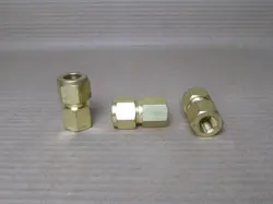 NEW LOT OF 3 NO BOX PARKER/SWAGELOK 1/2'' TUBE OD COMPRESSION BRASS CONNECTOR