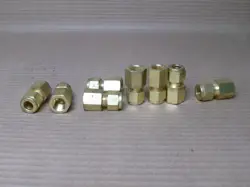 NEW LOT OF 8 SWAGELOK B-600-7-4 3/8