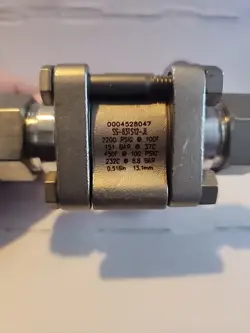SWAGELOK BALL VALVE