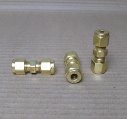 NEW LOT OF 3  PARKER/SWAGELOK 4SC4-B 1/4