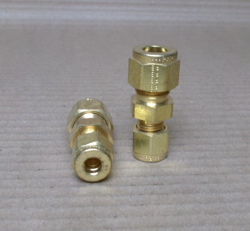 NEW LOT OF 2 PARKER/SWAGELOK 6RU4-B 3/8