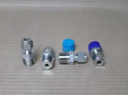 NEW LOT OF 4 PARKER/SWAGELOK 1/4