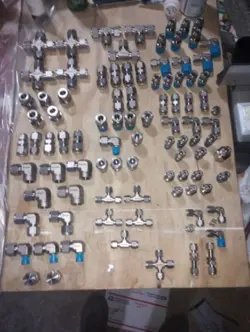 LOT OF 94  NEW SWAGELOKS FITTINGS