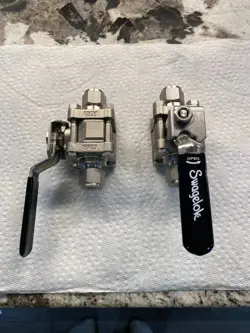 (2) -SWAGELOK SS-63TS8 STAINLESS STEEL 60 SERIES BALL VALVES 1/2