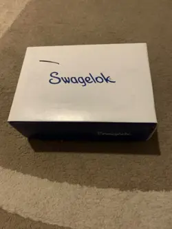 SWAGELOK SS-8BK-V19-1C NEW IN BOX STAINLESS STEEL BELLOWS VALVE ?
