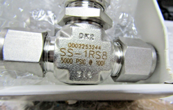 NEW SWAGELOK SS-1RS8