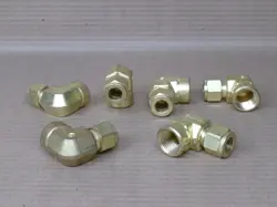 NEW LOT OF 6 PARKER/SWAGELOK BRASS 3/4