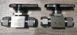 LOT OF 2  SWAGELOK SS-43GS6 BALL VALVE, 3/8
