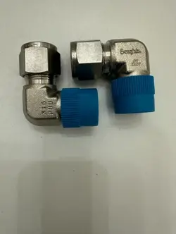1PCS NEW SWAGELOK SS-810-2-8RT