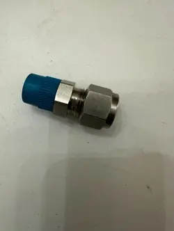 NEW SS-600-1-4 SWAGELOK