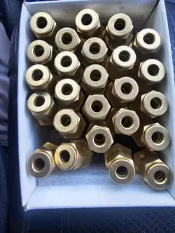 LOT OF 25 SWAGELOK B-400-R-10 BRASS SWAGELOK TUBE FITTING FNSP