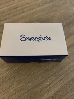 SWAGELOK SS-1610-3 NEW IN BOX UNION TEE 1 TUBE-3 PORTS