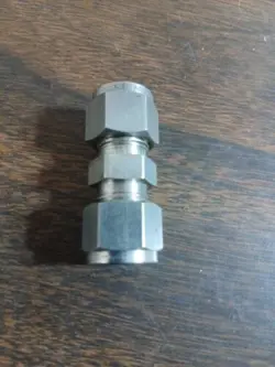SWAGELOK SS-600-6 STAINLESS STEEL 316 FITTING 3/8TUBE  X  3/8TUBE UNION