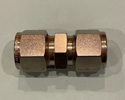 1 - SWAGELOK STAINLESS STEEL UNION FITTING, 1/2