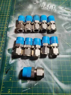 LOT OF 11: SWAGELOK STAINLESS STEEL FITTINGS, 1/2