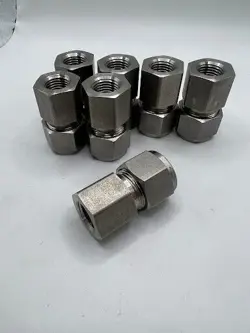 SWAGELOK SS-810-7-4 FEMALE CONNECTOR (LOT OF 7)