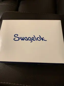 SWAGELOK SS-8UW-TW-T2 NEW IN BOX BELLOWS SEALED VALVE