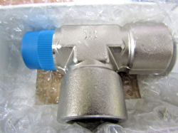 ??NEW SWAGELOK SS-12-ST PIPE STREET TEE 3/4 MALE NPT X 3/4 FEMALE NPT X 3/4 FNPT