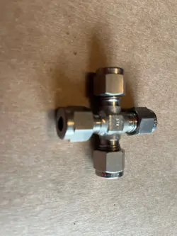CROSS FITTING 1/4