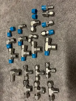 SWAGELOK 316 T AND ELBOW