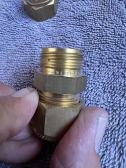 SWAGELOK BRASS CHECK