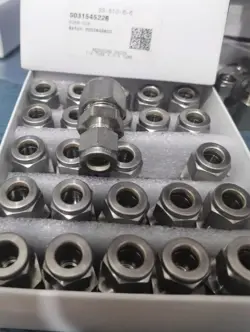 SWAGELOK SS-810-6-6