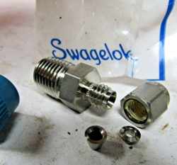 ??NEW SWAGELOK SS-200-1-4