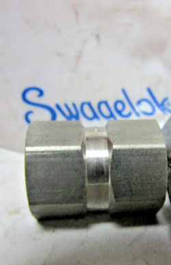 HEX COUPLING 1/8