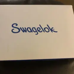 SWAGELOK SS-1210-3  UNION TEE 3/4 TUBE 3 PORTS NEW IN BOX