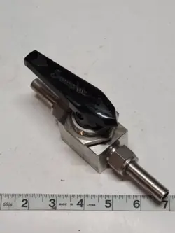 SWAGELOK STAINLESS STEEL 1-PIECE 40 SERIES BALL VALVE SS-45S8