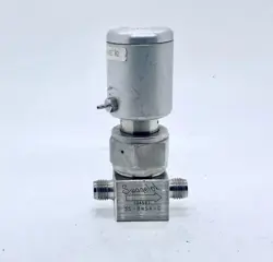 SWAGELOK SS-BNS4-C HIGH PURITY BELLOWS SEALED VALVE 1/4 FITTING #