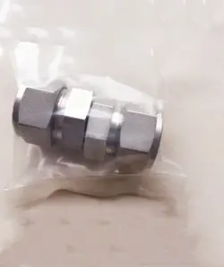 1PC SWAGELOK SS-18M0-C CARD PIPE JOINT