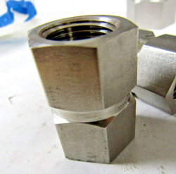 ??NEW SWAGELOK SS-6-HCG 316 STAINLESS HEX COUPLING 3/8