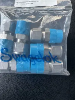 LOT OF 6: SWAGELOK STAINLESS STEEL FITTINGS, 1/2