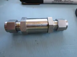 NUPRO  CHECK VALVE  NUPRO 3/8