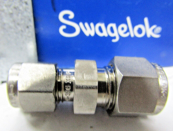 ??NEW SWAGELOK SS-600-6-4BT