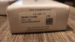 SWAGELOK STAINLESS STEEL BELLOWS SEALED VALVE (1/2