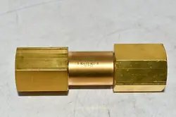 NEW SWAGELOK B-8C4-C5-W22-10 BRASS POPPET CHECK VALVE, FIXED PRESSURE 10 PSI